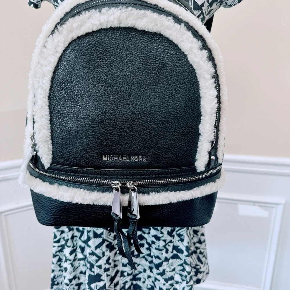 - MICHAEL KORS RHEA ZIP MEDIUM BACKPACK BLACK LEATHER NATURAL SHEARLING/NWT - Picture 14 of 15